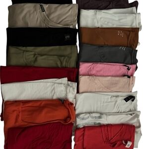 $25 Bundle Of 17 Women's Tops